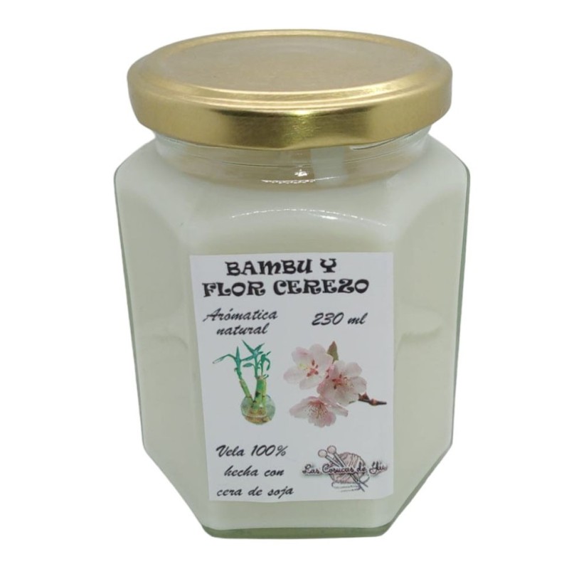 Vela artesanal con aroma a bambú y flor de cerezo | Las cosucas de Yai Vela artesanal con aroma a bambú y flor de cerezo | Las cosucas de Yai