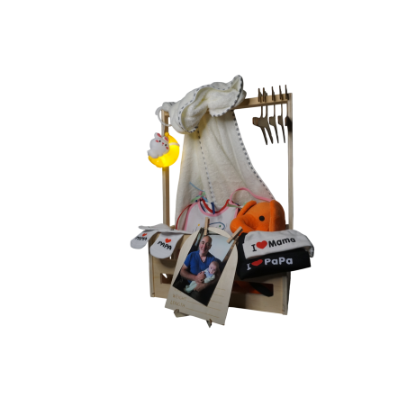 Cesta de regalo para bebé personalizada | con amor